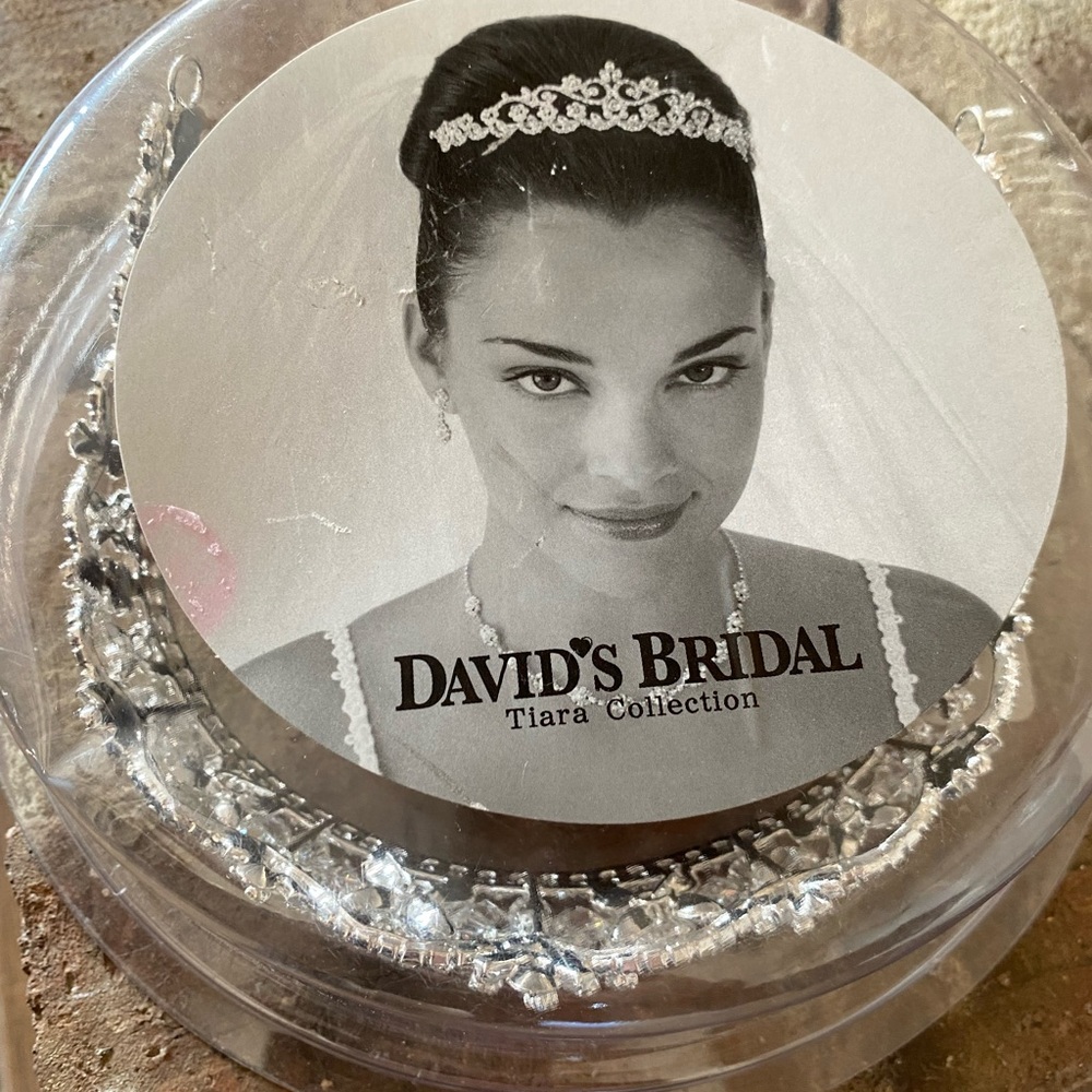 Crystal Tiara - Picture 6 of 6